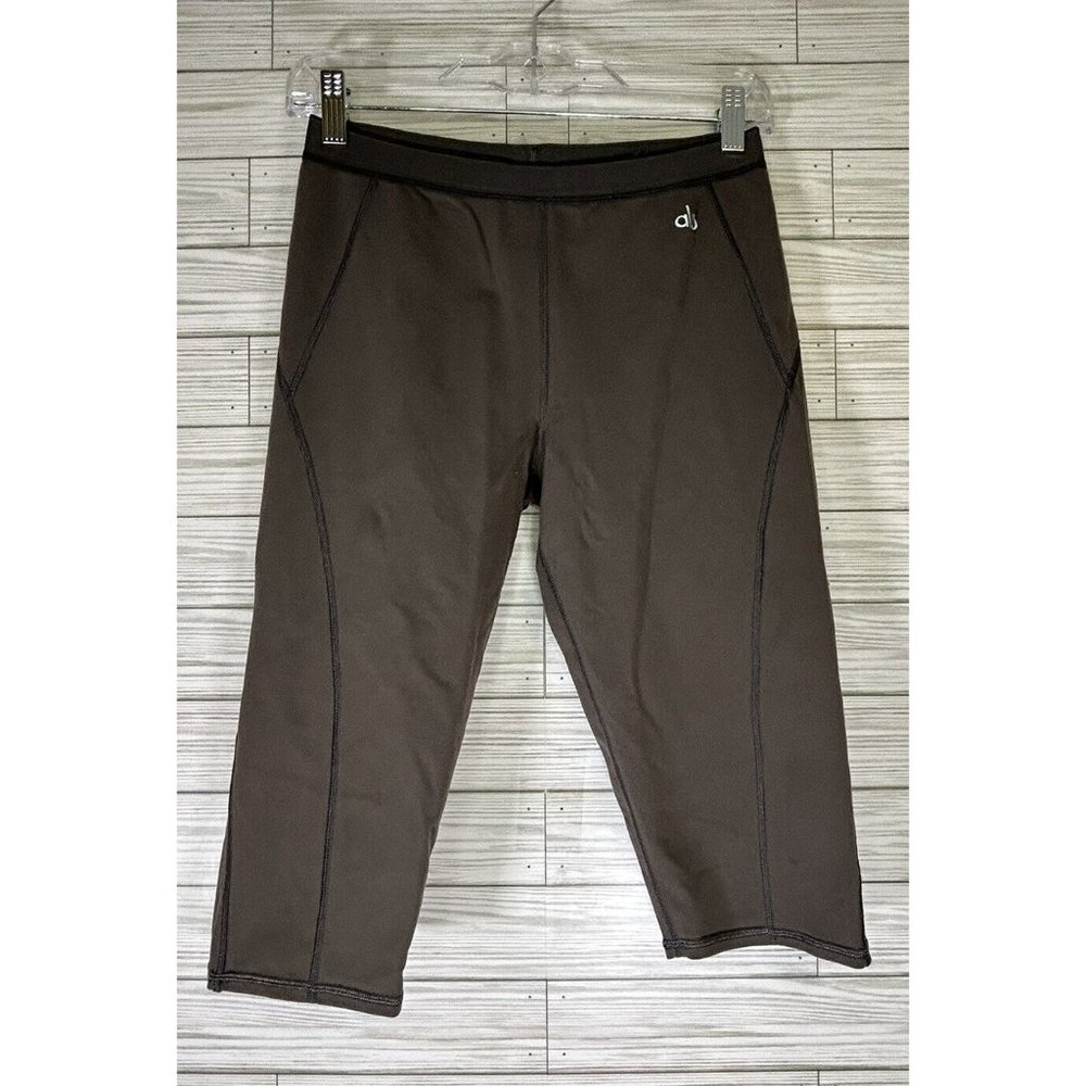 Alo Yoga‎ Bermuda Bicycling Knee Length Shirts Leggings Size Medium Athletic